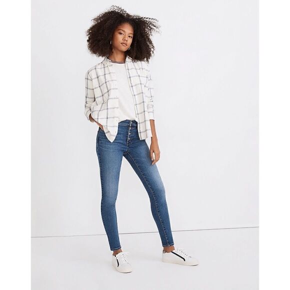 Madewell Petite 9" Mid-Rise Skinny Jeans in Payson Wash: Button-Front Edition - Picture 1 of 15